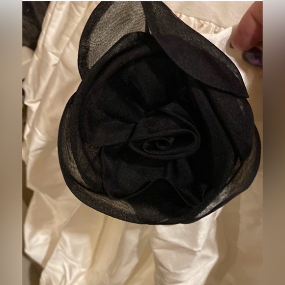 Raw silk mermaid wedding gown - Picture 4 of 12